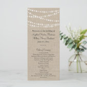 Onder Twinkle Lights op Burlap Wedding Program Programmakaart (Staand voorkant)