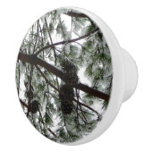 Onderaan de sneeuwbedekte pijnboom Winter Foto Keramische Knop (Rechts)