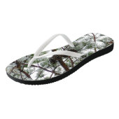 Onderaan de sneeuwbedekte pijnboom Winter Foto Teenslippers (Schuin)