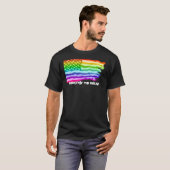 Onderdrukte Amerikaanse vlag - regenboog - Draag T-shirt (Voorkant volledig)