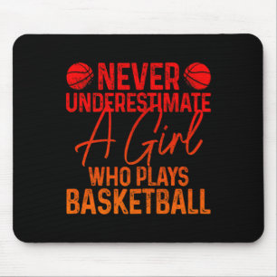 Onderschat een meisje dat basketbal fu t speelt ni muismat