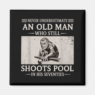 Onderschat een oude man die pool schiet in de zeve magneet