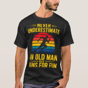 Onderschat een oude man die voor de lol een marath t-shirt
