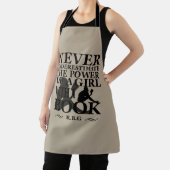 Onderschat nooit de kracht van een meisje met boek schort (Insitu)