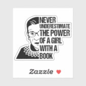 Onderschat nooit de kracht van een meisje met boek sticker (Vel)