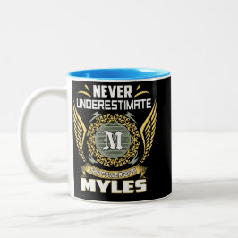 Onderschat Nooit De Kracht Van Een Myles Tweekleurige Koffiemok