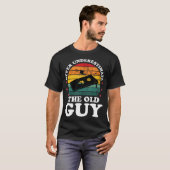 Onderschat nooit de Mannen van Funny Cornhole Play T-shirt (Voorkant volledig)