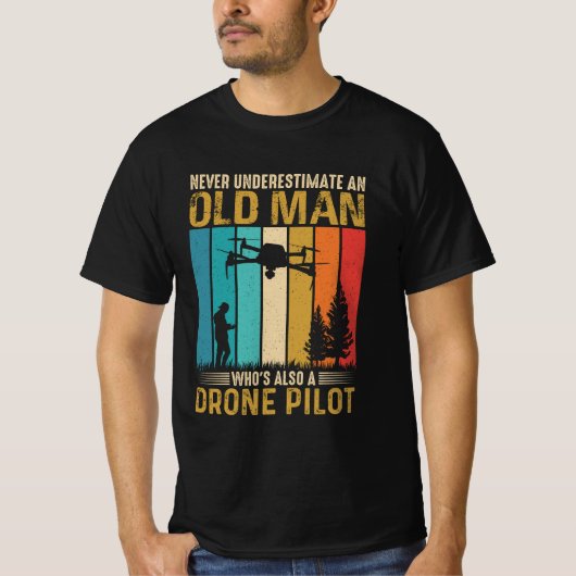 Onderschat nooit de oude Man bestuurder T-shirt (Voorkant)