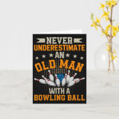 Onderschat nooit de oude Mannen bowlingbal Mannen Kaart (Gele Bloem)
