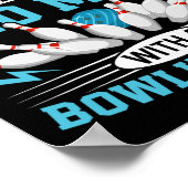 Onderschat nooit de oude Mannen bowlingbal Mannen Poster (Hoek)