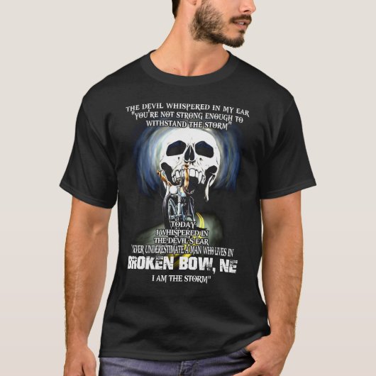 Onderschat nooit een BROKEN BOW NE Man T-shirt (Voorkant)