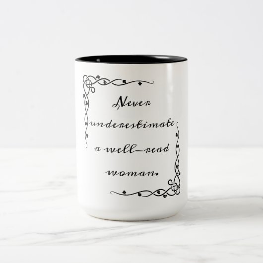 Onderschat nooit een goed gelezen vrouwelijke Mok (Center)