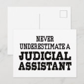 Onderschat nooit een Justitiële Assistent Briefkaart (Voorkant / Achterkant)