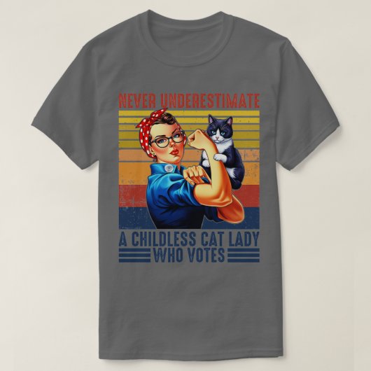 Onderschat nooit een kinderloze kattendame die ste t-shirt (Design voorkant)