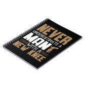Onderschat nooit een Man met een nieuw knie-vervan Notitieboek (Linkerzijde)