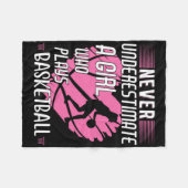 Onderschat nooit een meisje dat bysketbyll speelt fleece deken (Voorkant (Horizontaal))