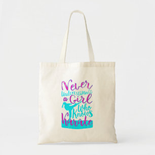 Onderschat nooit een meisje dat het Karate-ontwerp Tote Bag