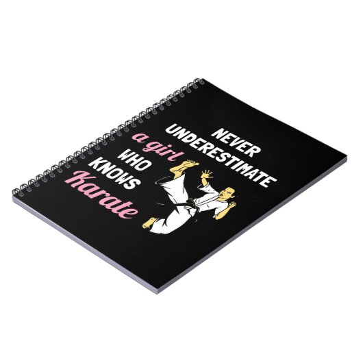 Onderschat nooit een meisje dat Karate Girl G kent Notitieboek (Linkerzijde)