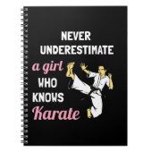 Onderschat nooit een meisje dat Karate Girl G kent Notitieboek (Voorkant)
