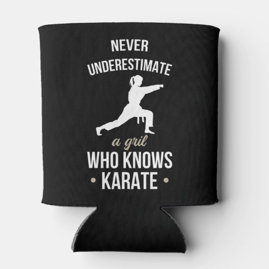 Onderschat nooit een meisje dat Karate Martia kent Blikjeskoeler (Achterkant)