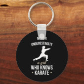 Onderschat nooit een meisje dat Karate Martia kent Sleutelhanger (Voorkant)