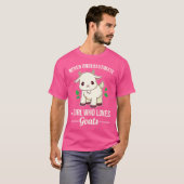 Onderschat nooit een meisje dat van geiten houdt t-shirt (Voorkant volledig)