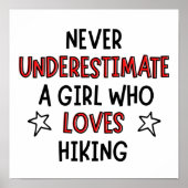 Onderschat nooit een meisje dat van wandelend houd poster (Voorkant)