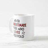 Onderschat nooit een meisje dat van waterpolo houd koffiemok (Voorkant links)