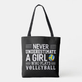 Onderschat nooit een meisje dat volleyball video s tote bag (Achterkant)