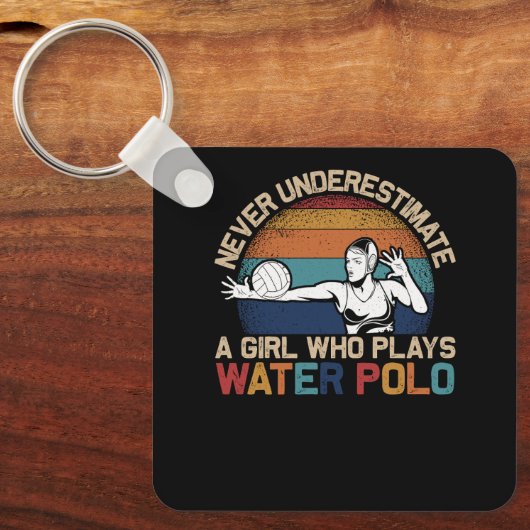 Onderschat nooit een meisje dat waterpolo atletiek sleutelhanger (Voorkant)