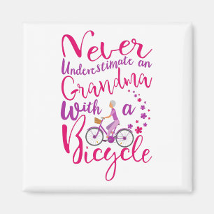 Onderschat nooit een oma met een fietskool magneet