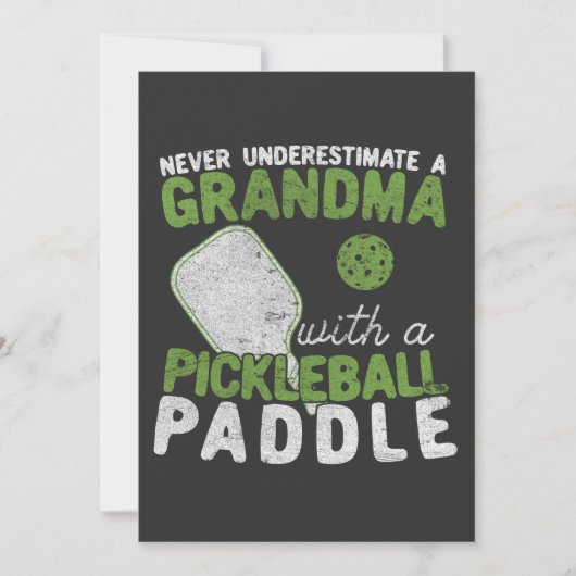 Onderschat nooit een oma met een Pickleball Kaart (Voorkant)