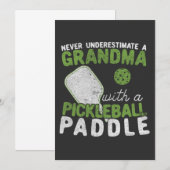 Onderschat nooit een oma met een Pickleball Kaart (Voorkant / Achterkant)