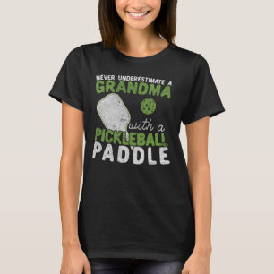Onderschat nooit een oma met een Pickleball T-shirt