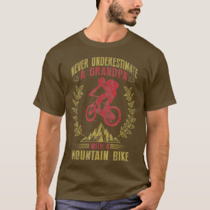 Onderschat nooit een opa met mountainbike t-shirt
