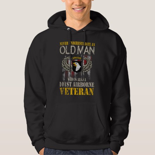 Onderschat nooit een oud Man 101st door de lucht g Hoodie (Voorkant)
