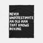 Onderschat nooit een oud Man dat het koken kent Fleece Deken (Voorkant)