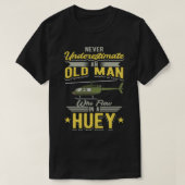 Onderschat nooit een oud Man dat in een huey vloog T-shirt (Design voorkant)
