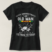 Onderschat nooit een oud Man dat ook een meter is T-shirt (Design voorkant)