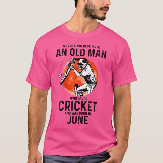Onderschat nooit een oud Man dat van cricket J hou T-shirt (Voorkant)