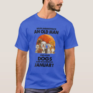 Onderschat nooit een oud Man dat van Honden houdt T-shirt