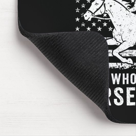 Onderschat nooit een oud Man dat van paardenrak ho Muismat (Hoek)