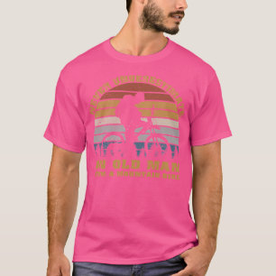 Onderschat nooit een oud Man met een bergbank T-shirt