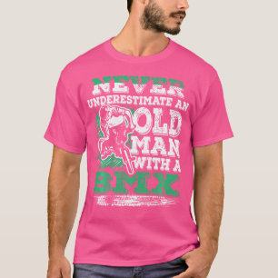 Onderschat nooit een oud Man met een BMW T-shirt