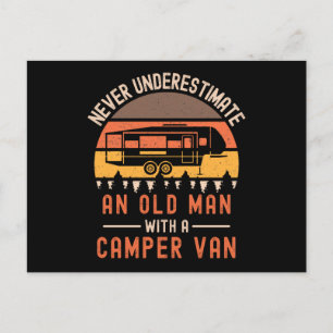 Onderschat nooit een oud Man met een camper van Briefkaart
