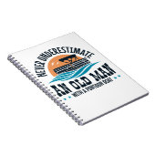 Onderschat nooit een oud Man met een fototoon bord Notitieboek (Rechterzijde)