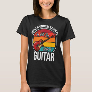Onderschat nooit een oud Man met een gitaarretro T-shirt