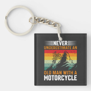 Onderschat nooit een oud Man met een motorfiets Sleutelhanger