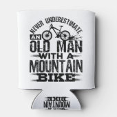 Onderschat nooit een oud Man met Mountain Bike Blikjeskoeler (Achterkant)