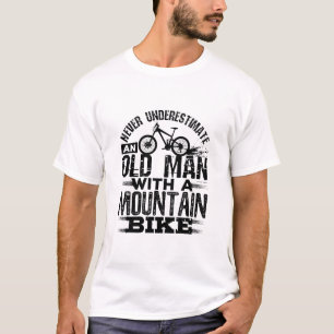 Onderschat nooit een oud Man met Mountain Bike T-shirt